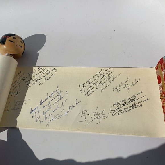 Wooden Geisha Girl With Scroll Handcrafted Japan - Picture 8 of 8